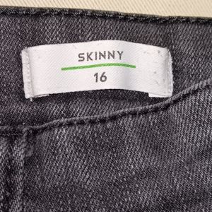 Black Skinny jeans